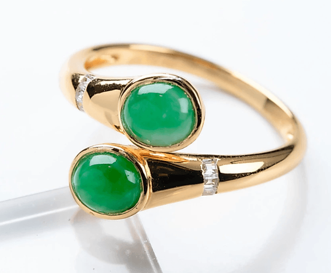 แหวนหยกเขียวพม่า ตัวเรือนเงินประดับ CZ - Jade for you